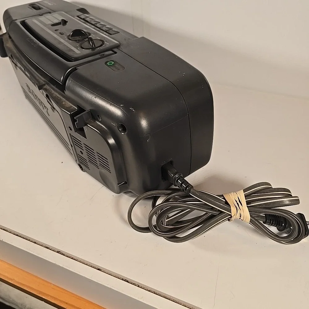 Sony CFS-200 AM/FM Stereo 2‎ Way Speaker Radio & Cassette Cassette Doesn't Work